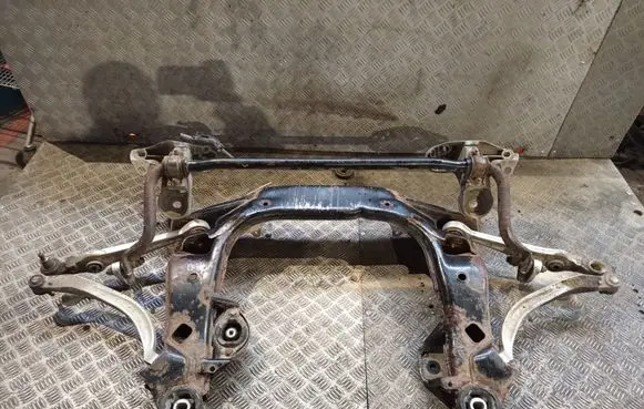 Volkswagen PASSAT B5 Front subframe
