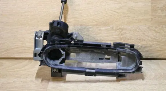 Audi A4 S4 B7 8E 8H Front door exterior handle/bracket 8P1837885
