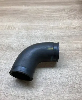 Volkswagen Touareg I Intercooler hose/pipe ACM060112