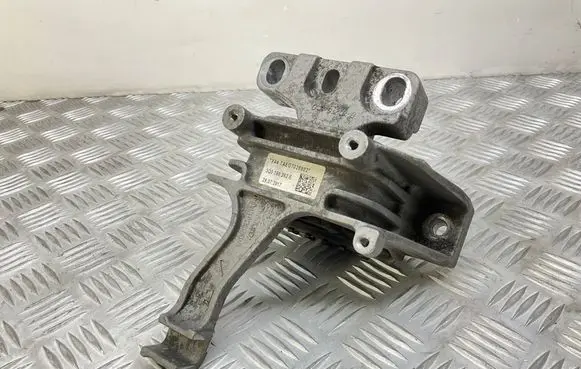 Engine mount bracket