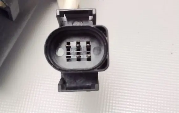 Audi A6 S6 C5 4B Throttle position sensor 028907475S