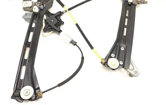 Mercedes-Benz CLK A209 C209 Front door window regulator with motor A2078200642