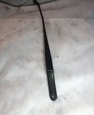 Volkswagen PASSAT B6 Front wiper blade arm 3C02955409B