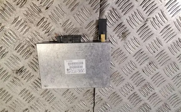 Audi A4 S4 B7 8E 8H Bluetooth control unit module 8p0862335d