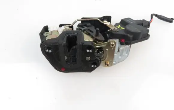Hyundai Santa Fe Rear door lock 