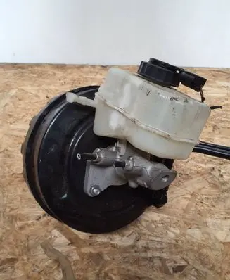 BMW 1 E81 E87 Brake booster 6775929