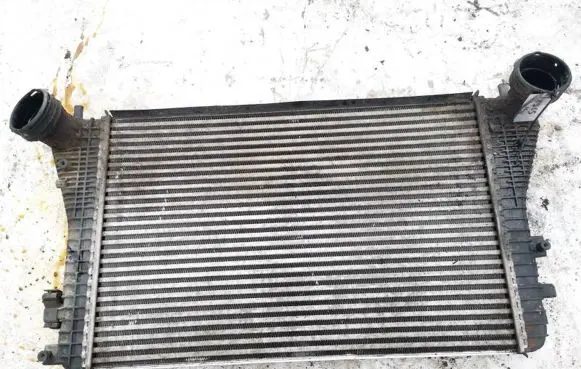 Volkswagen Golf V Intercooler radiator