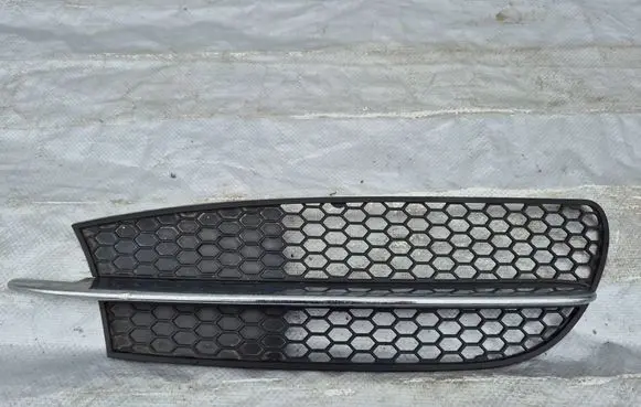 Alfa Romeo 147 Front bumper lower grill 46776670