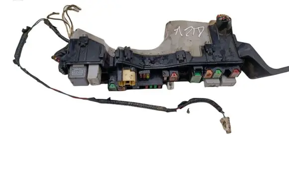Toyota Avensis T250 Fuse module NOCODE