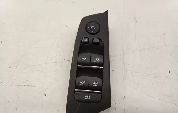 BMW 5 G30 G31 Electric window control switch 6832728
