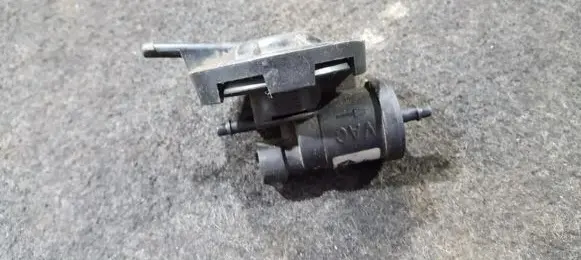 Chrysler Cirrus EGR valve 4287637