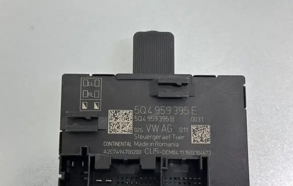 Volkswagen PASSAT B8 Door control unit/module 5Q4959395E