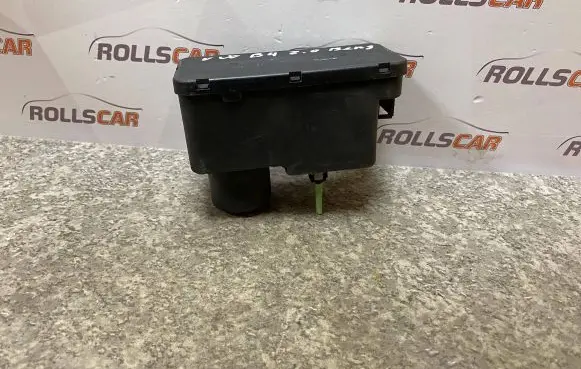 Volkswagen PASSAT B4 Central locking vacuum pump 1H0962257E
