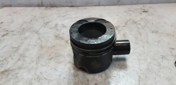 Mercedes-Benz GLK (X204) Piston 8349F 8R4