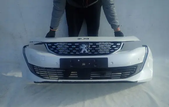 Peugeot 508 Front bumper