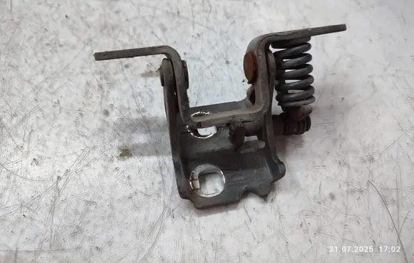 Fiat Freemont Front door lower hinge 