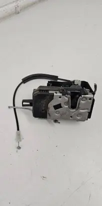 Opel Signum Front door lock 13157763