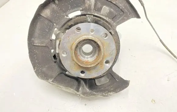 BMW X5 E70 Rear wheel hub 6879101