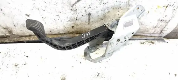 Opel Zafira A Clutch pedal 
