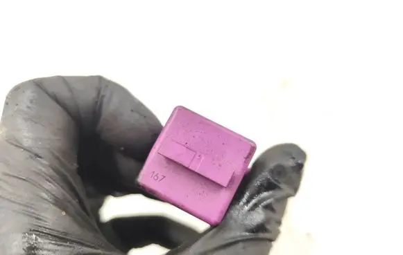 BMW 5 E39 Other relay 1388911 6136 V23134E59X107