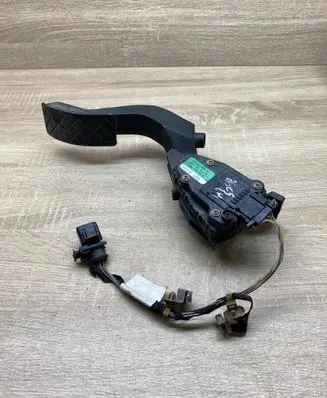 Audi A6 S6 C5 4B Accelerator throttle pedal 8D1721523A