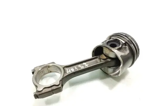 Nissan Qashqai Piston with connecting rod 