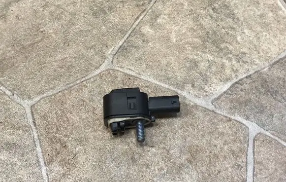 BMW 5 F10 F11 Airbag deployment crash/impact sensor 9224178
