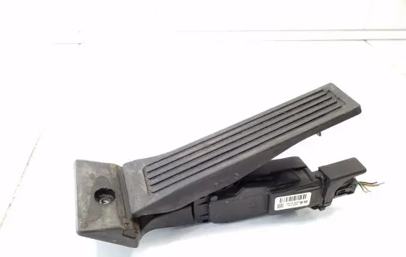 Hyundai Tucson TL Accelerator throttle pedal 32414400