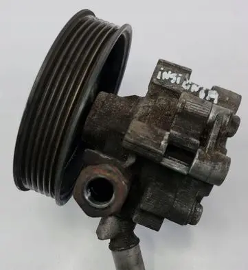 Opel Insignia A Power steering pump 55563329