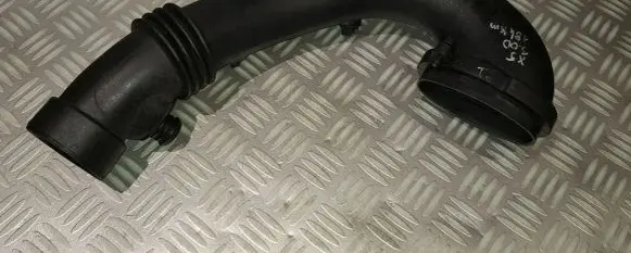 BMW X3 E83 Turbo air intake inlet pipe/hose 7786777