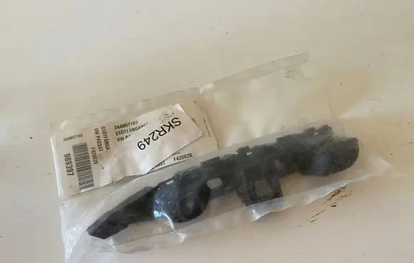 Volkswagen PASSAT B7 Front bumper mounting bracket 3AA807183 F420020