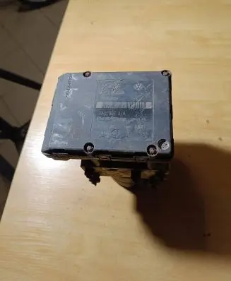Volkswagen PASSAT B4 ABS Pump 3A0907379 10094603003 L2S6C11C39
