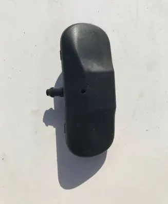 Windshield washer spray nozzle