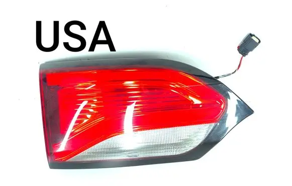Chrysler Pacifica Tailgate rear/tail lights P68228941AE