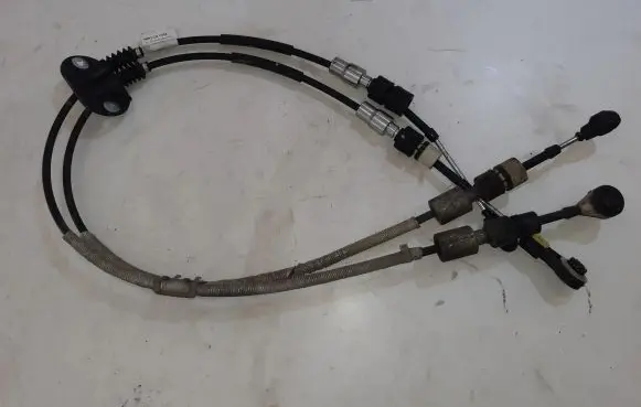 Volvo XC70 Gear shift cable linkage 614911