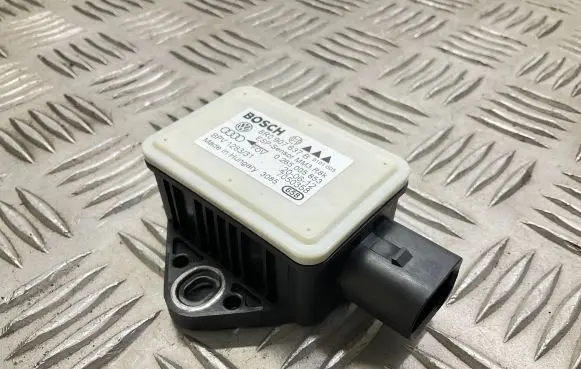 Audi A4 S4 B8 8K ESP acceleration yaw rate sensor 8R0907637B