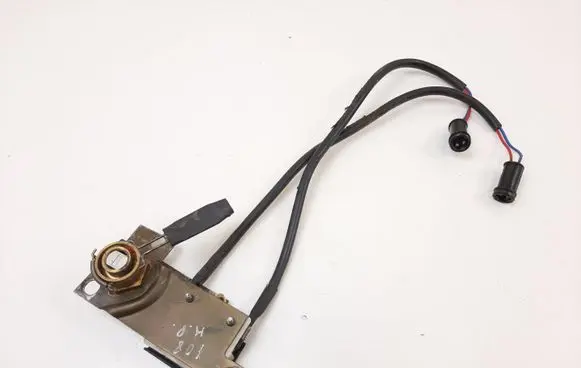 Rolls-Royce Silver Spur Front door lock (next to the handle) 