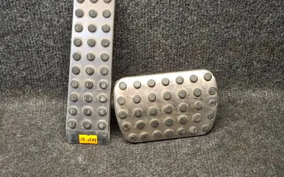 Mercedes-Benz E W213 Brake pedal A1702900182 A1703000082