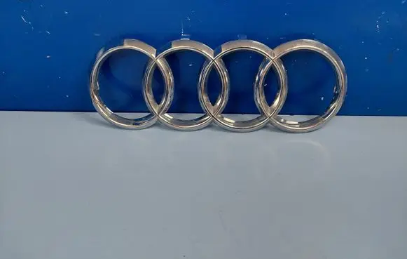Audi Q7 4M Manufacturer badge logo/emblem 4M0853605