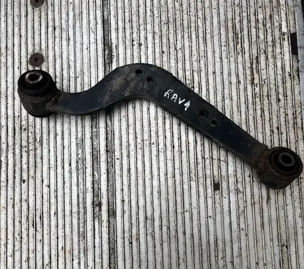 Toyota RAV 4 (XA40) Rear control arm
