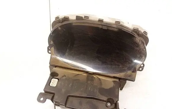 Toyota Yaris Speedometer (instrument cluster) 216558653