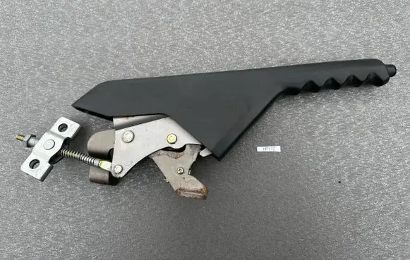 Handbrake/parking brake lever assembly