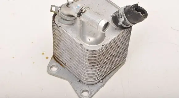 Volvo XC90 Engine oil radiator 