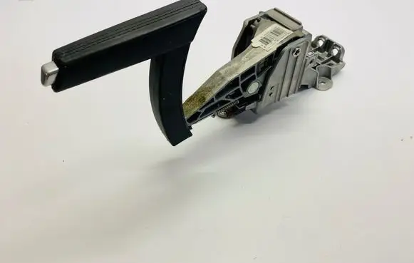 Peugeot 308 Hand brake release handle 98025741ZD 89PT400374748