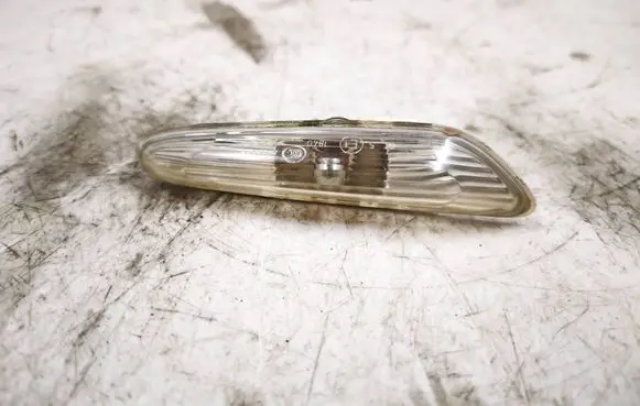 BMW 3 E92 E93 Front fender indicator light 6939816