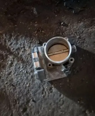 Volvo S80 Throttle valve 30711552