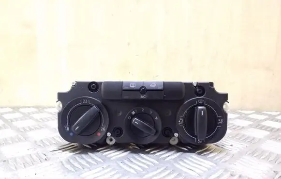 Volkswagen Jetta V Climate control unit