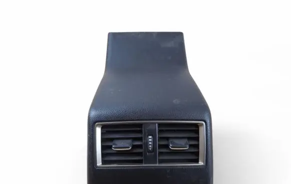 Rear air vent grill