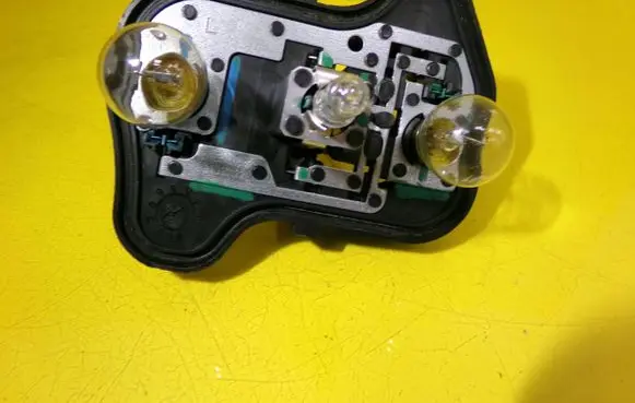 Volkswagen Golf V Tail light bulb cover holder 89031796