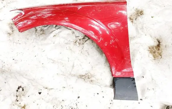 Audi Q7 4L Fender Raudona